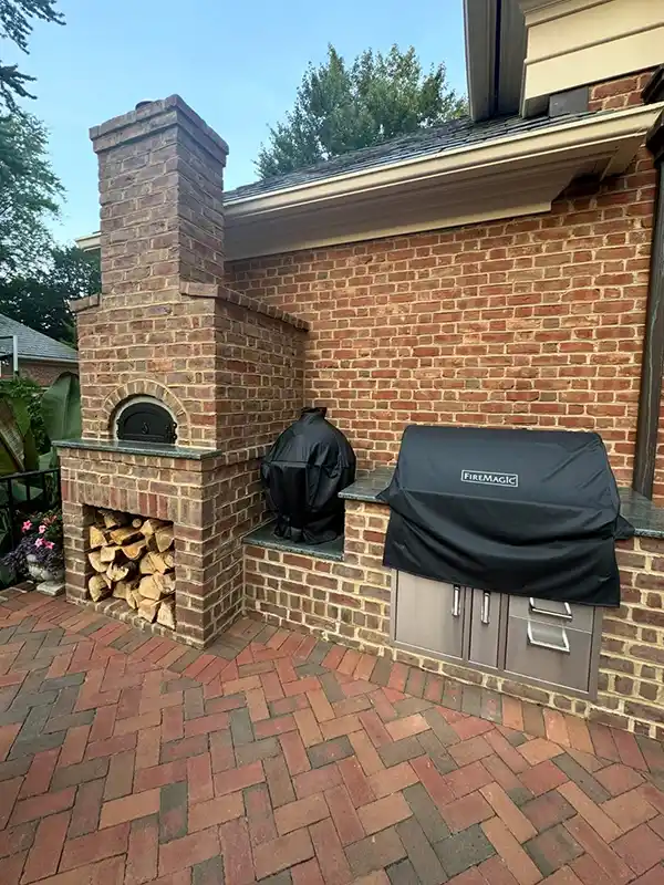 Outdoor Kitchens & Grilling Stations