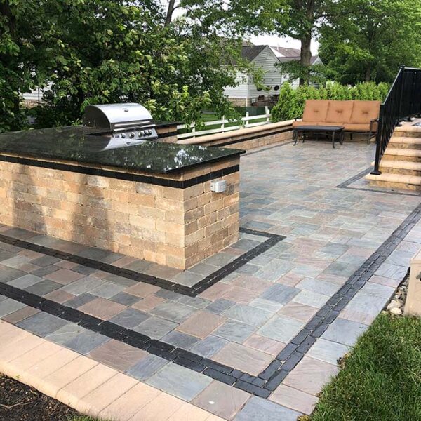 Paver Patio with Kitchen Traditions Landscapers