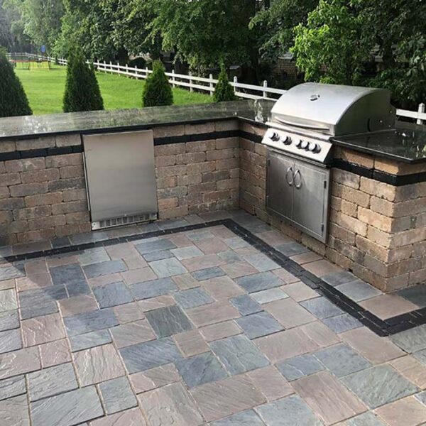 Paver Patio with Kitchen Traditions Landscapers